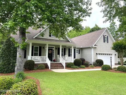 102 Travis Dr, Beaufort, NC 28516