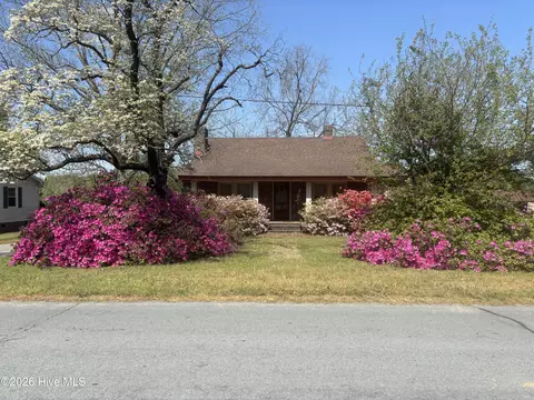 207 Kimbrough Rd, Clinton, NC 28328