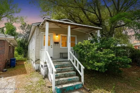 1220 Queen St, Wilmington, NC 28401