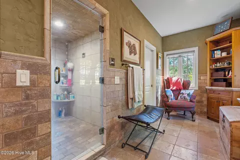 Bath - 1650 Youngs Rd, Vass, NC 28394 photo 6 of 11