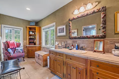 Bath - 1650 Youngs Rd, Vass, NC 28394 photo 7 of 11