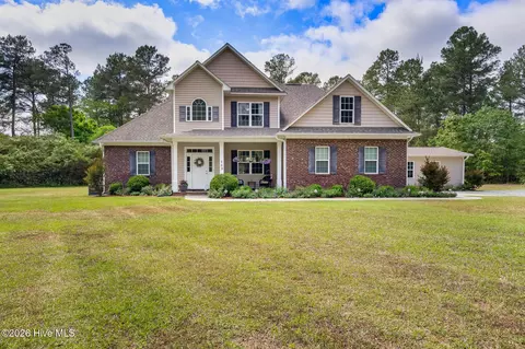 268 Dewey Dr, Aberdeen, NC 28315