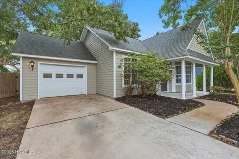 1406 Faulkenberry Rd, Wilmington, NC 28409