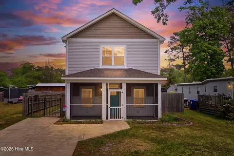 218 NE 76th St, Oak Island, NC 28465