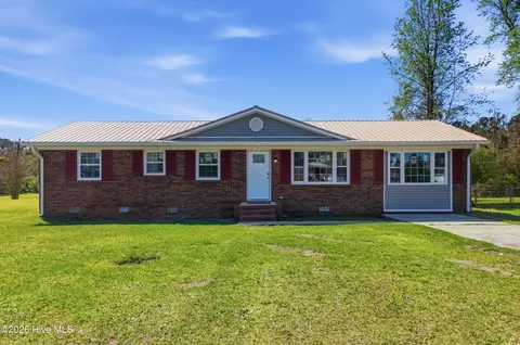 307 Tall Pine Rd, Havelock, NC 28532
