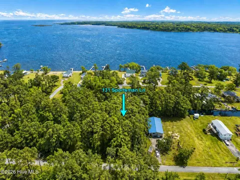 131 Sportsman Ln, Beaufort, NC 28516