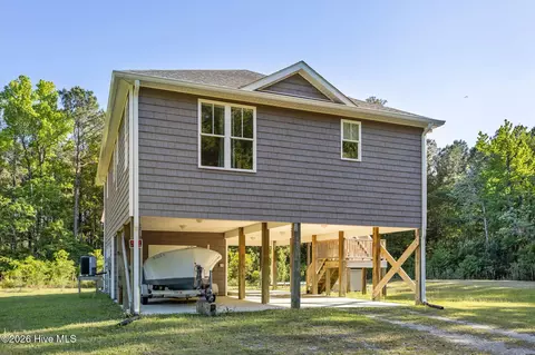 125 Neptune Ln, Beaufort, NC 28516