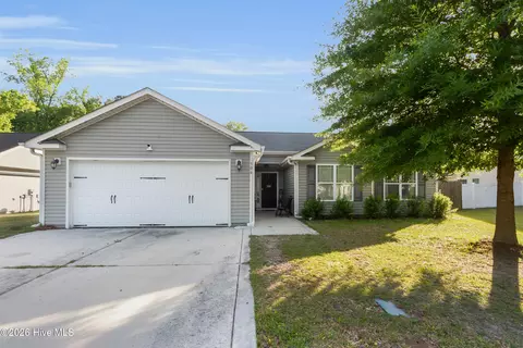 306 Tuscan Ct, Richlands, NC 28574
