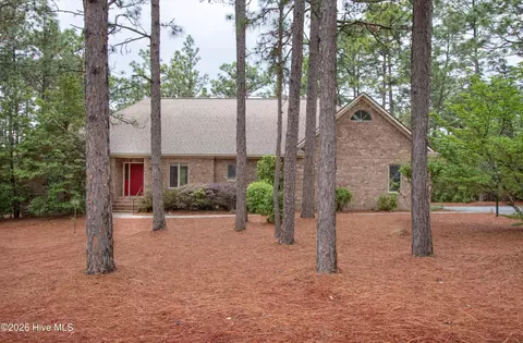 2 Interlachon Dr, Pinehurst, NC 28374