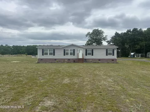 2948 Old New Bern Rd, Chocowinity, NC 27817