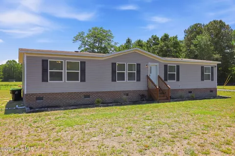 2948 Old New Bern Rd, Chocowinity, NC 27817