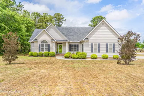 104 Trestle St, Hamlet, NC 28345