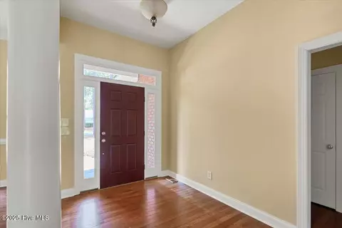 Entry Way - 8 Rutledge Ln, Pinehurst, NC 28374 photo 1 of 1