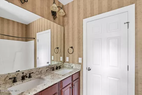 Bath - 8 Rutledge Ln, Pinehurst, NC 28374 photo 4 of 7