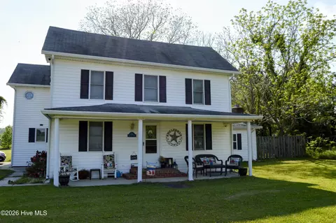 524 Aydlett Rd, Aydlett, NC 27916