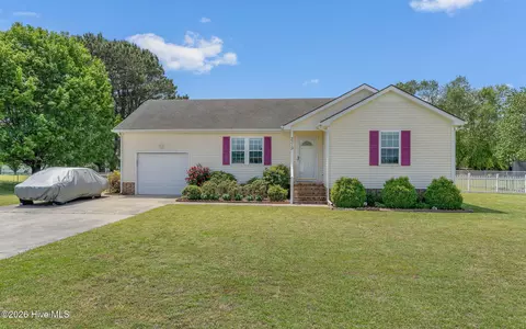 2319 Delia Dr, Elizabeth City, NC 27909