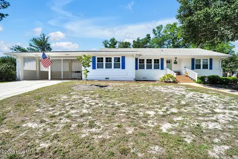 102 S Fodale Ave, Southport, NC 28461