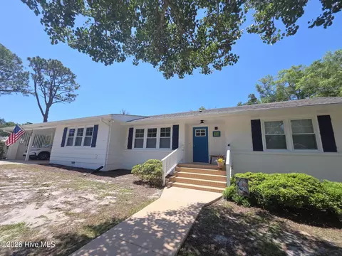 102 S Fodale Ave, Southport, NC 28461