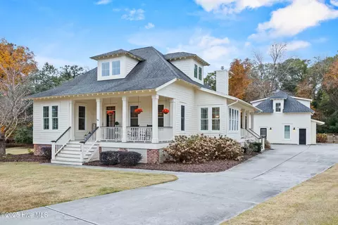 214 Salt Marsh Ln, Hampstead, NC 28443