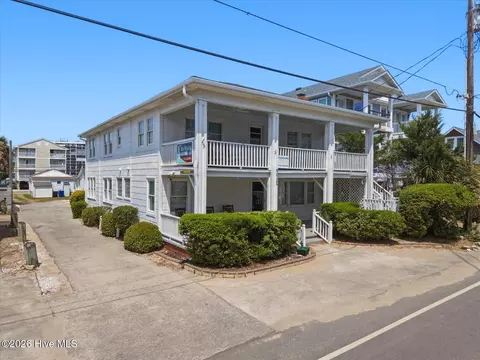 715 Carolina Beach Ave N, Carolina Beach, NC 28428