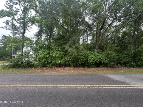 513 Center Dr, Hampstead, NC 28443