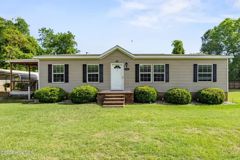 910 Beasleys Mill Rd, Warsaw, NC 28398