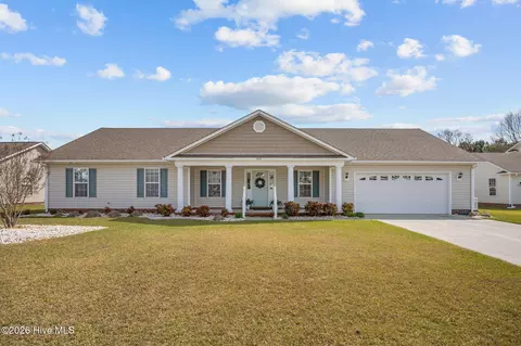 203 Pigeon Ln, Swansboro, NC 28584