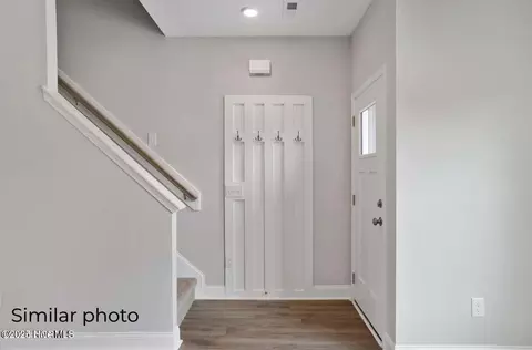 Entry Way - 110 Loren Rd, Hubert, NC 28539 photo 2 of 7