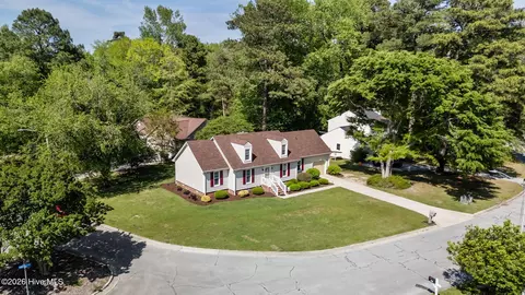 1902 Pinetree Dr, New Bern, NC 28562