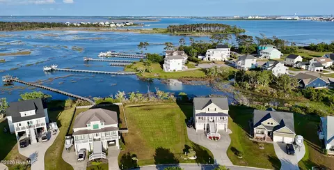1506 Galley Cir, Morehead City, NC 28557