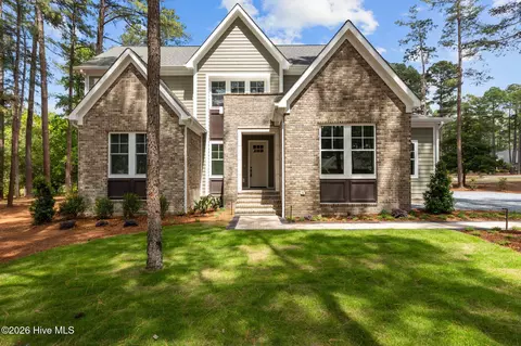 62 Mcmichael Dr, Pinehurst, NC 28374