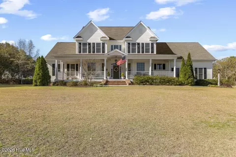 100 Grey Moss Ct, Hampstead, NC 28443