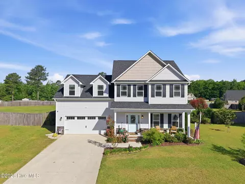 685 Aria Ln, Hubert, NC 28539