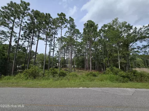 186 Cherry Rd, Southport, NC 28461