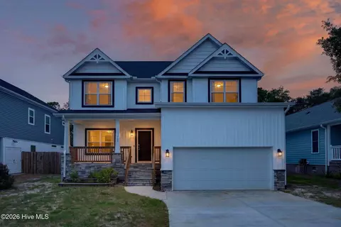 163 NE 2nd St, Oak Island, NC 28465