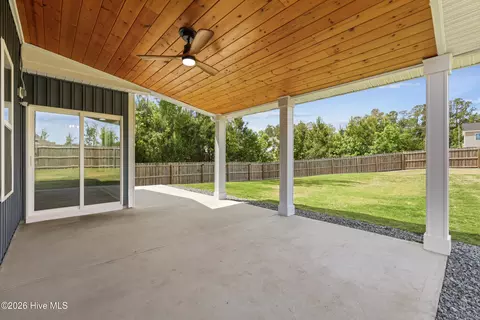 Exterior - 174 Tanglewood Ct, Hampstead, NC 28443 photo 6 of 11