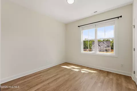Bedroom - 174 Tanglewood Ct, Hampstead, NC 28443 photo 2 of 3