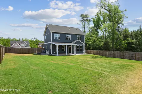 Exterior - 174 Tanglewood Ct, Hampstead, NC 28443 photo 10 of 11