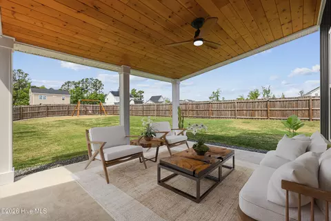 Exterior - 174 Tanglewood Ct, Hampstead, NC 28443 photo 3 of 11