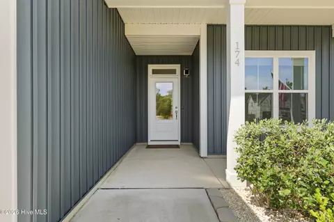 Exterior - 174 Tanglewood Ct, Hampstead, NC 28443 photo 2 of 11