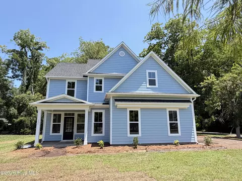 104 Live Oak Cir, Lake Waccamaw, NC 28450