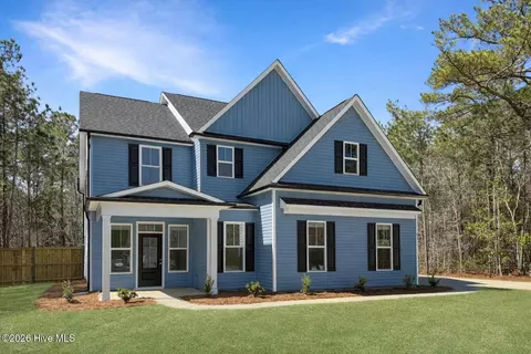 104 Live Oak Cir, Lake Waccamaw, NC 28450