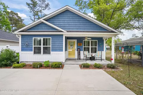 206 NE 76th St, Oak Island, NC 28465