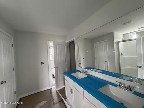 Bath - 45 Fiddleneck Ct, Selma, NC 27576 photo 1 of 2