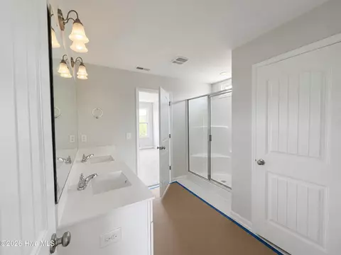 Bath - 45 Fiddleneck Ct, Selma, NC 27576 photo 2 of 3