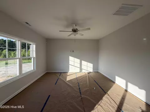 Living - 45 Fiddleneck Ct, Selma, NC 27576 photo 1 of 1
