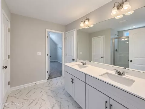 Bath - 45 Fiddleneck Ct, Selma, NC 27576 photo 2 of 4