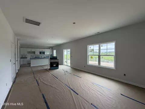 Living - 45 Fiddleneck Ct, Selma, NC 27576 photo 3 of 3