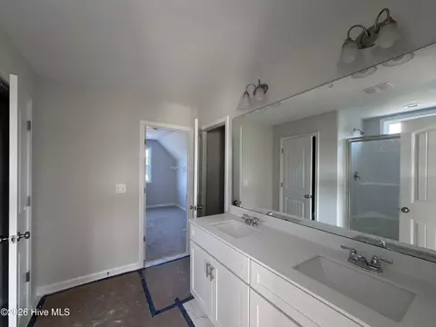 Bath - 45 Fiddleneck Ct, Selma, NC 27576 photo 1 of 3
