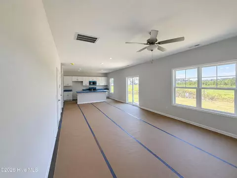 Living - 45 Fiddleneck Ct, Selma, NC 27576 photo 2 of 3